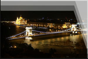 Cityfoto 01 - Ungarn, Budapest, Donau, Kettenbrücke bei Nacht
