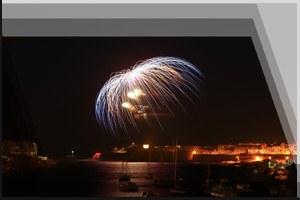 Cityfoto 03 - Malta, Valletta, Feuerwerk bei Nacht